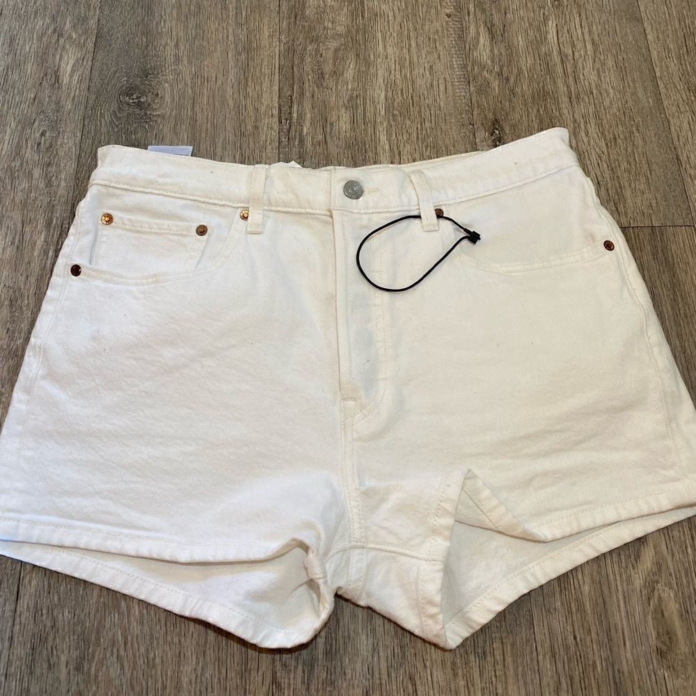 Levi’s 501 High Rise Jean shorts NWT size 31